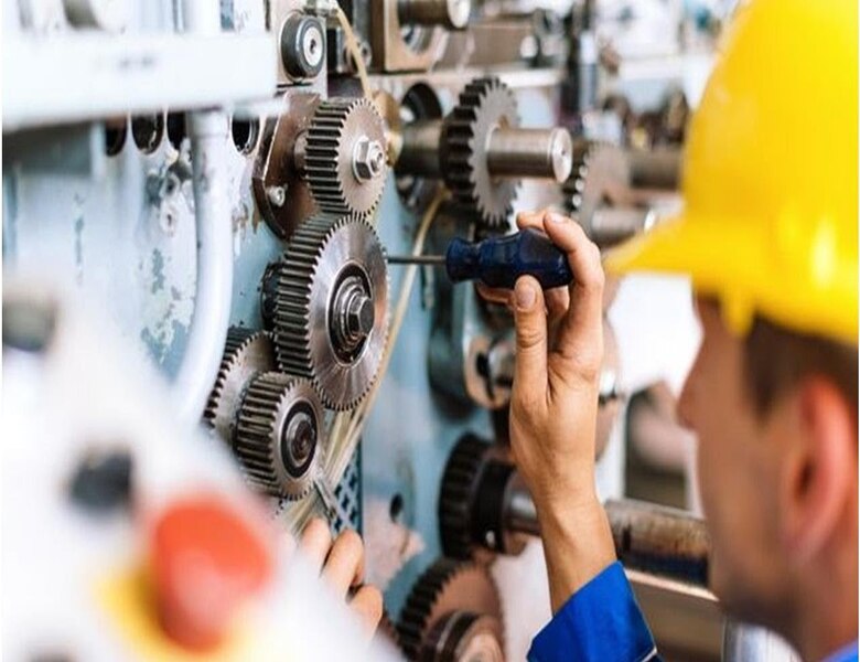 Gençler İş Makinaları, Yedek Parça Satışı, İş Makinası Elektrik Tesisatları İmalatı, Klima Montajı, İş Makinası Arıza Tespit, İş Makinası Bakım ve Onarım, Satış Sonrası Hizmetler